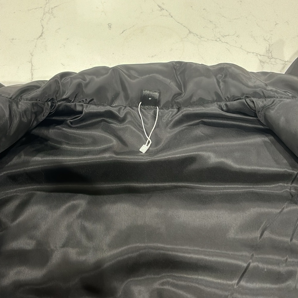 Shein puffervest size xs - Picture 3 of 5